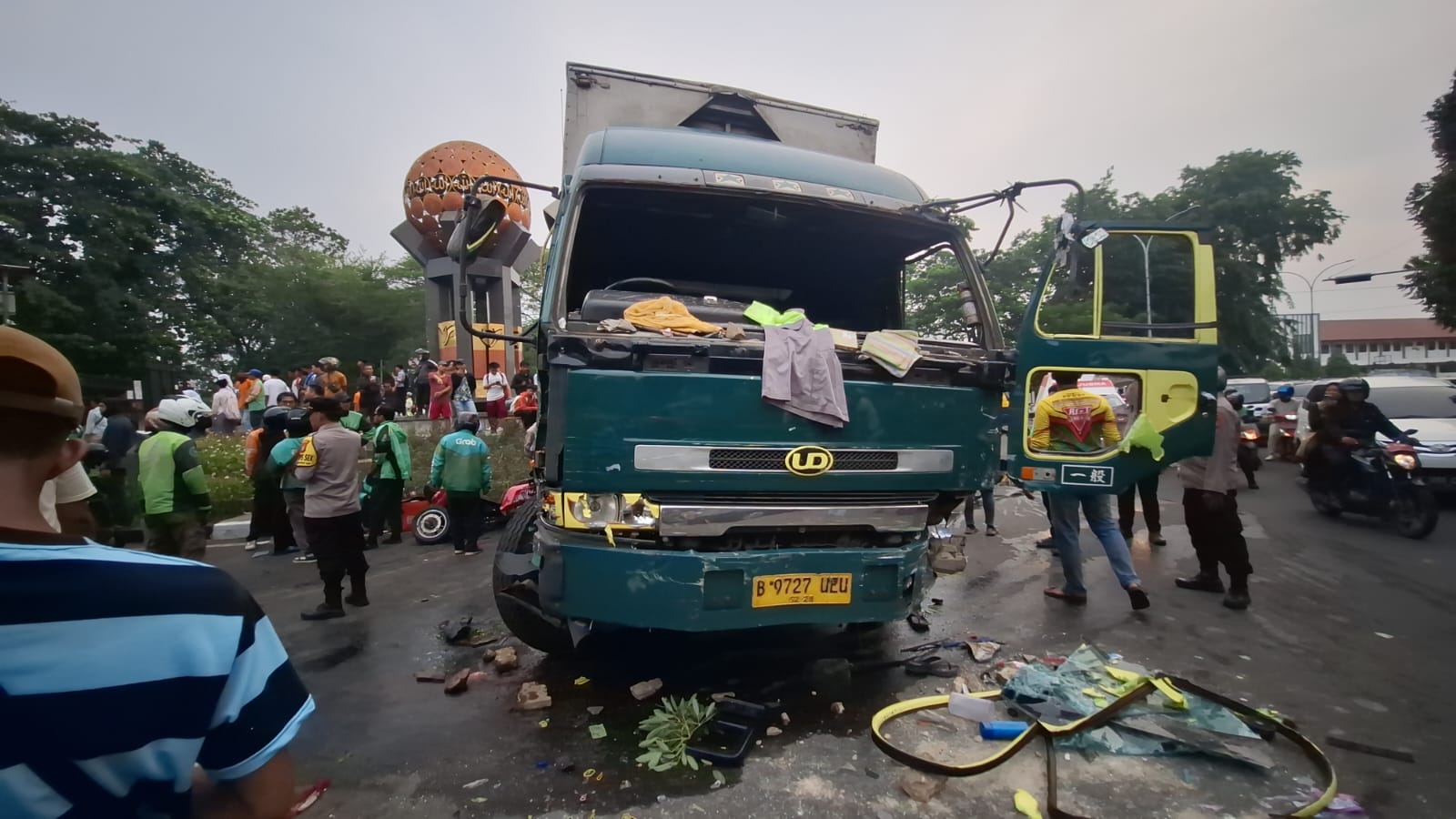 Kesaksian warga dalam mengejar truk kontainer yang nekat di Tangerang